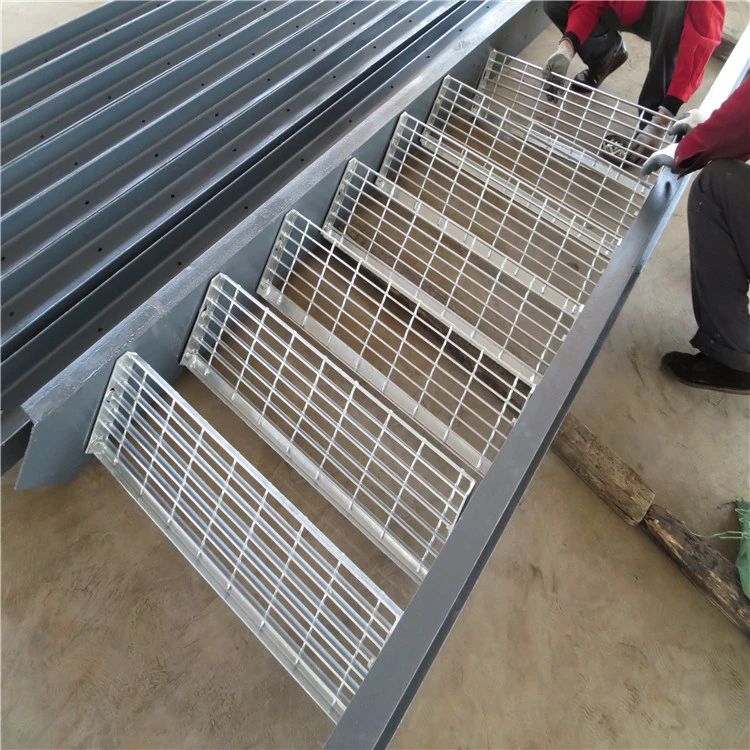 High Strength Safety Fireproof Steel Grating Stair Tread Welded with Checker Nosing