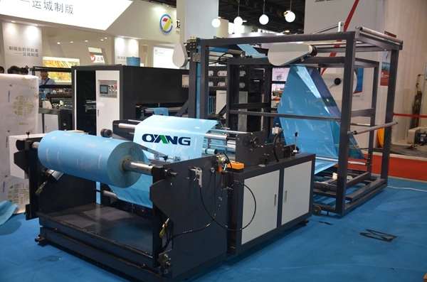 Full Auto Non Woven Box Bag Forming Machine with Handle Attach (AW-XA700-800)