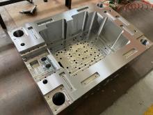 Medium and large precision mold frame