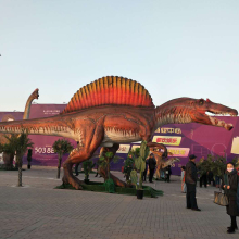 Interactive Animatronic Spinosaurus for Theme Park Display