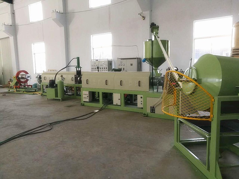 machine for making disposable foam plate
