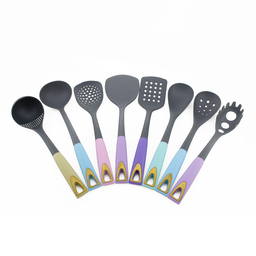 Nuovo set di utensili da cucina in nylon 8pcs di arrivo