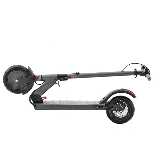 Scooter elettrico da 15,5 MPH con motore da 350 W.