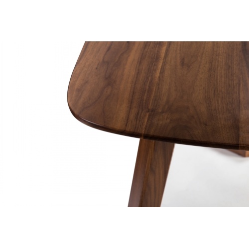 Mesas de jantar em madeira maciça de nogueira com design clássico