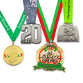 Medalla de maratón deportiva con logotipo propio personalizado