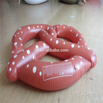 Custom overwater pretzel,coffe inflatable pretzel floating row,inflatable pretzel float mat