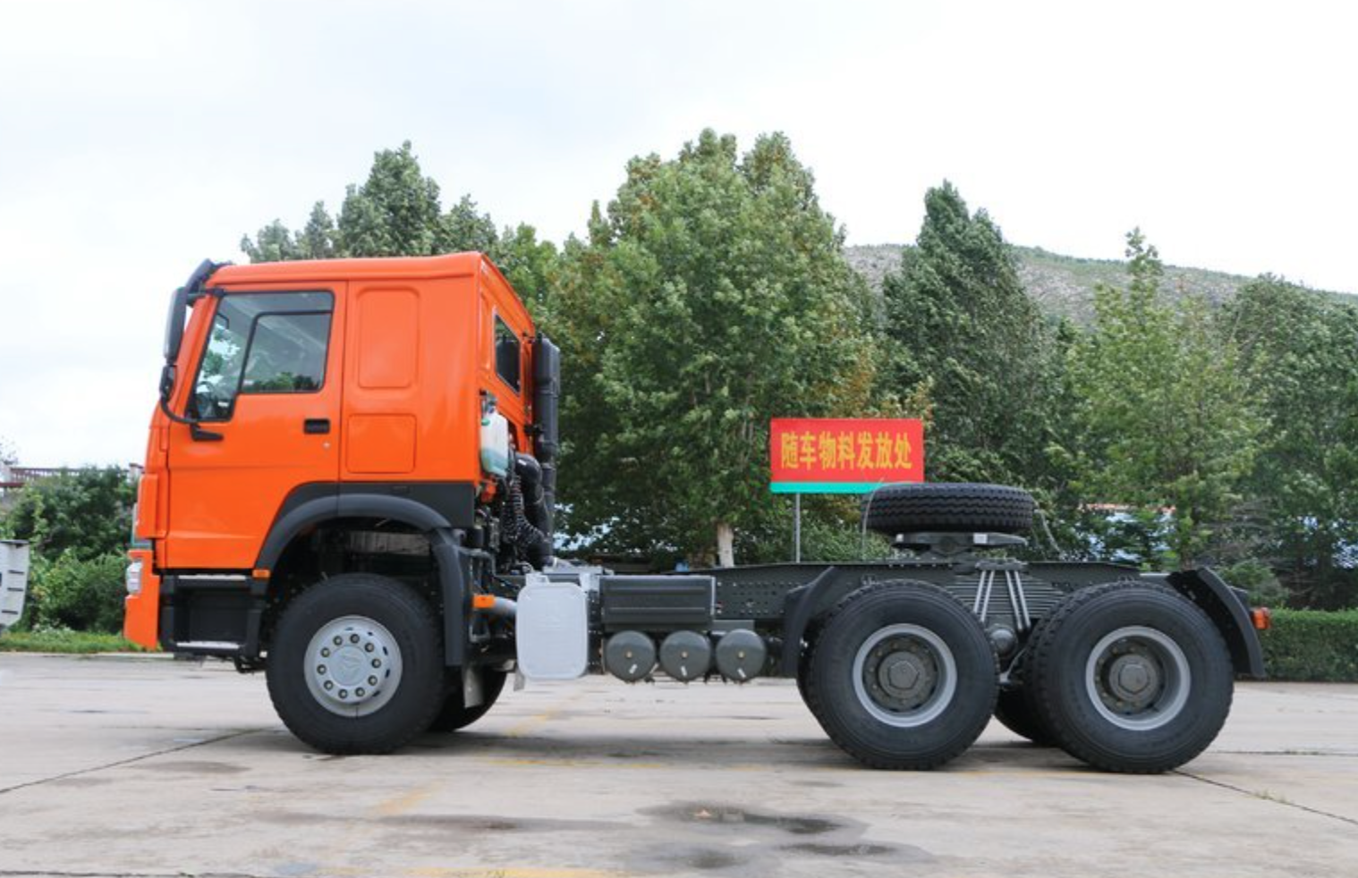 SINOTRUK 6x4 tractor truck