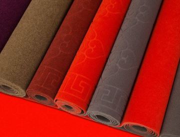 Polyester pile mat with PVC backing