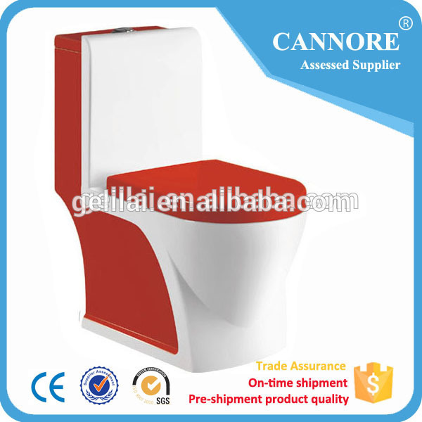 2015 More Popular One Piece Black Toilet