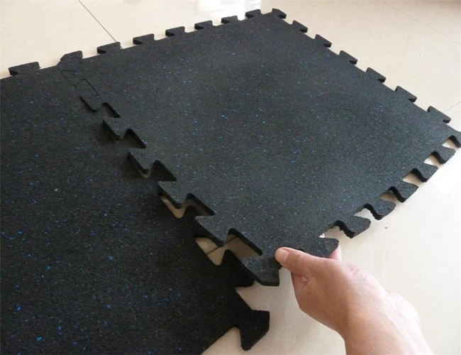 Black Color SBR Rubber Tile with Interlock, Size 500X500X15mm