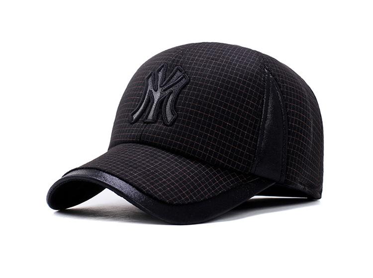 Woollen baseball cap embroidered and thickened ear cap (1)