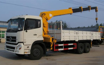 Dongfeng 6x4 vehicle equipped crane 10T 4 section