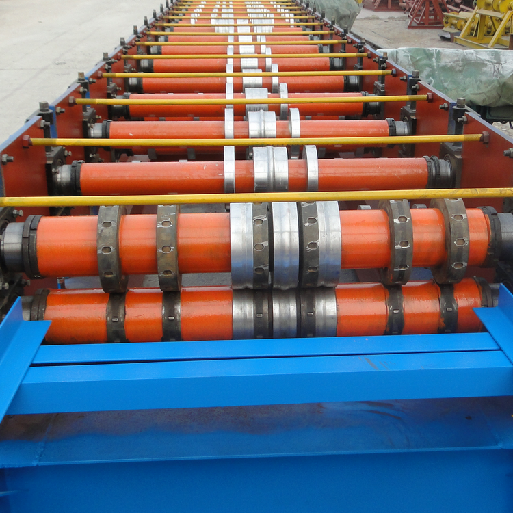 STEEL DECKING ROLL FORMING MACHINE