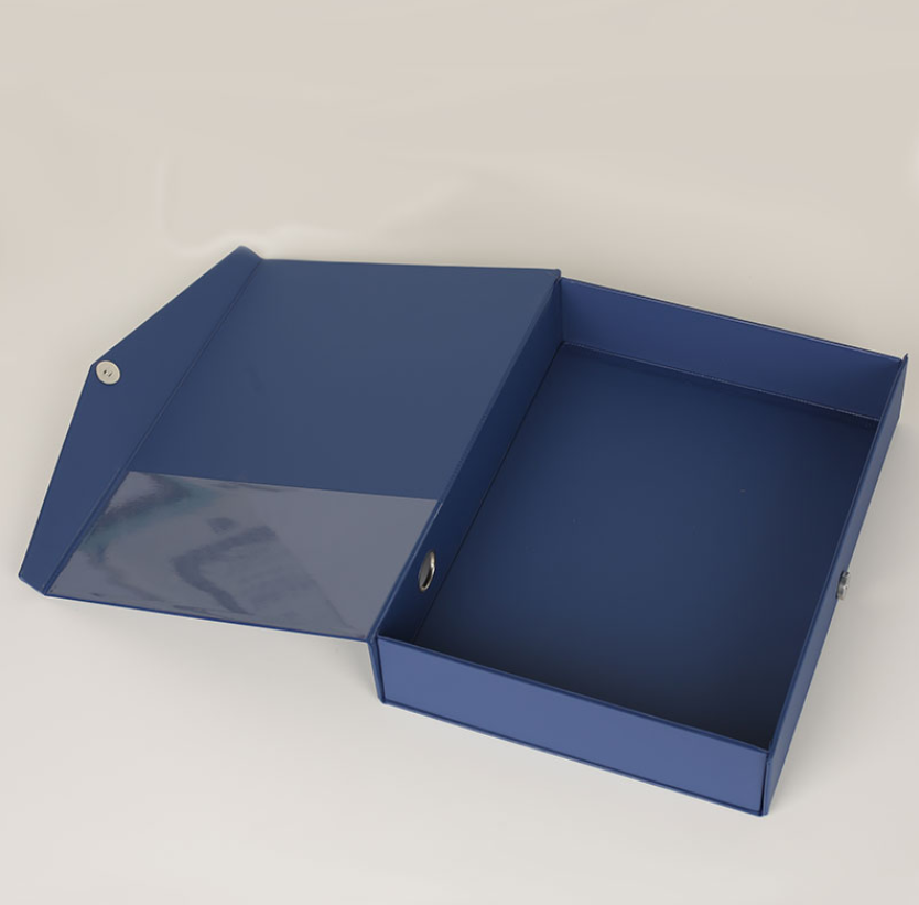 Plastic file box without clips
