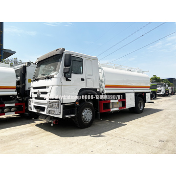 Sinotruck 15,000 litros de gasolina/gasolina/petróleo de parto de reparto