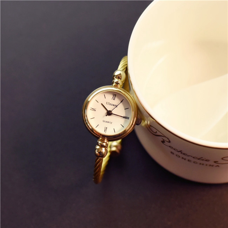 Small Gold Bangle Bracelet Luxury Watches Stainless Steel Retro Ladies Quartz Wristwatches Fashion Casual Women Dress Watch