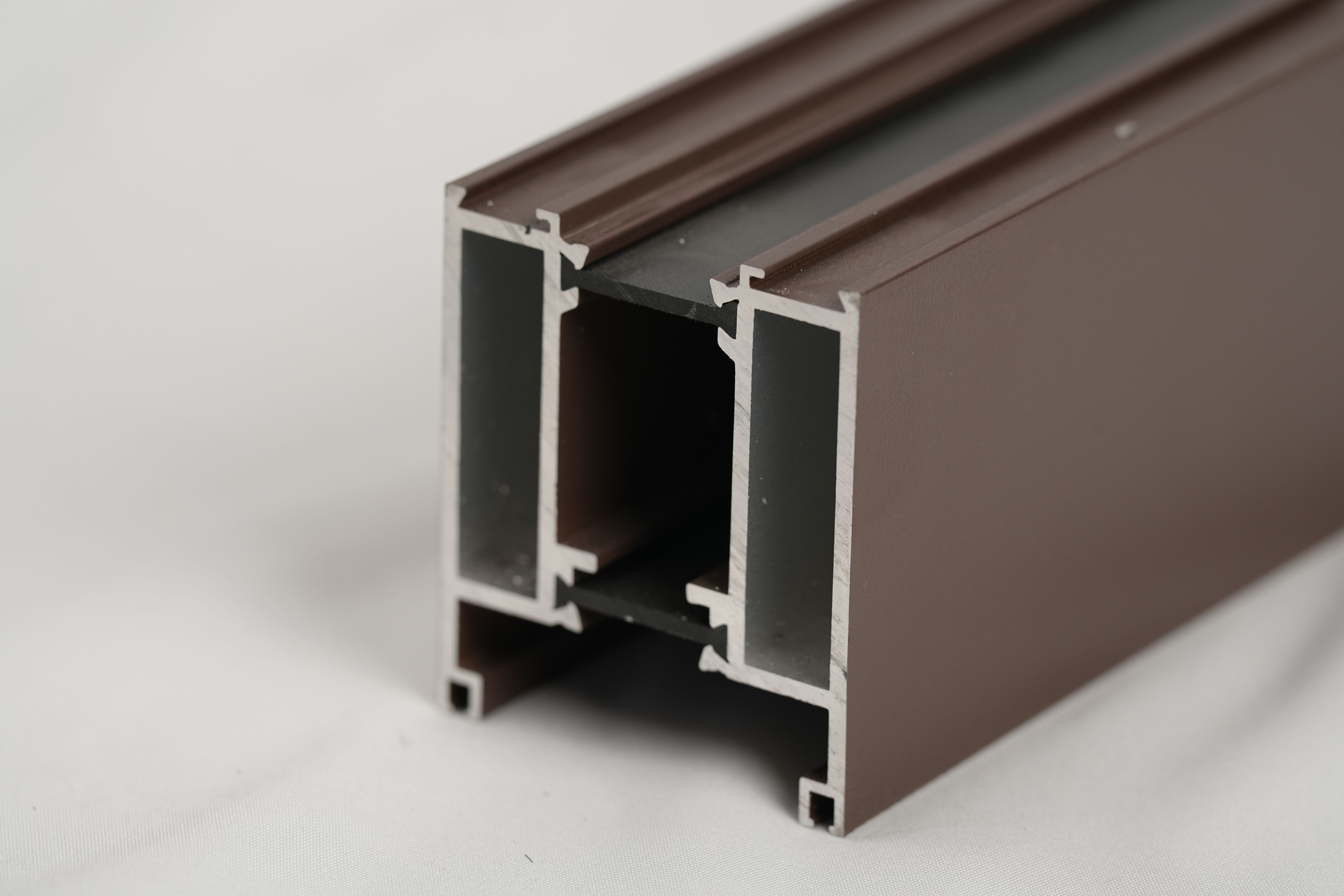 단열 프로파일 Thermal insulation profiles