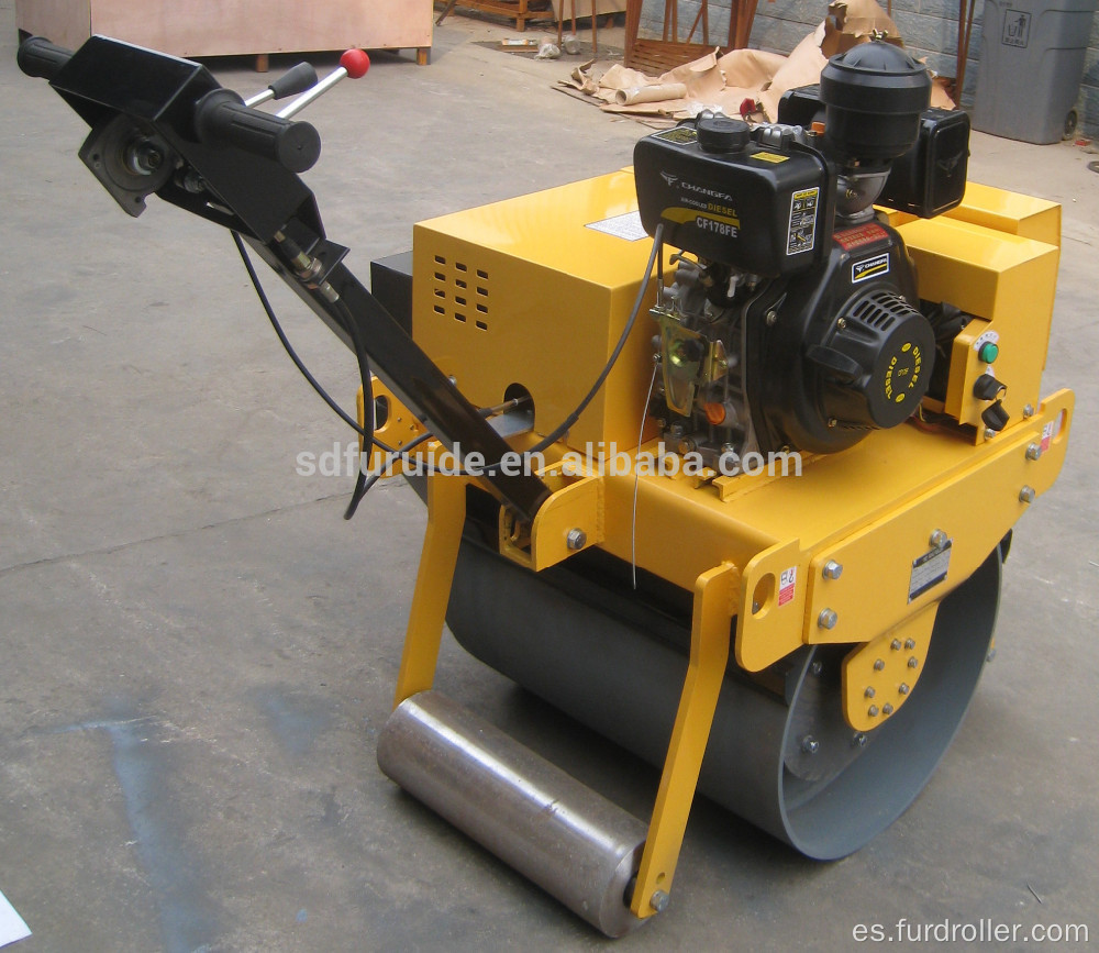 Especificación de rodillo compactador vibratorio de tambor pequeño (FYL-700C)