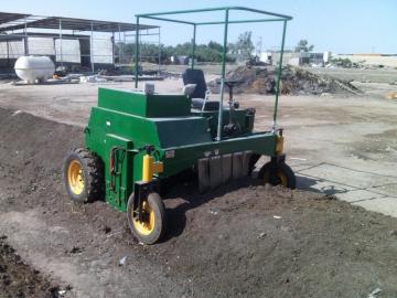 Organic compost fertilizer turner manure