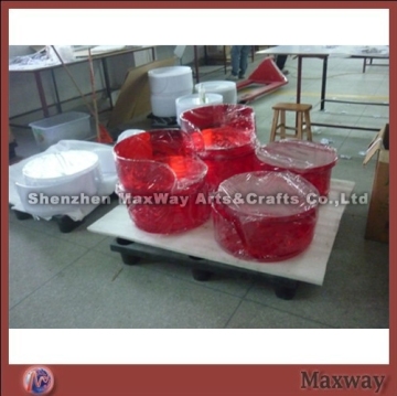 Traditional Circle Red Perspex Cat Bed