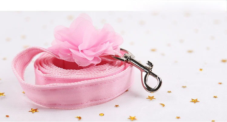 New Style Dog Rope Supplies Three-dimensional Flowers Leash Dog Cat Pet Traction Rope Wholesale