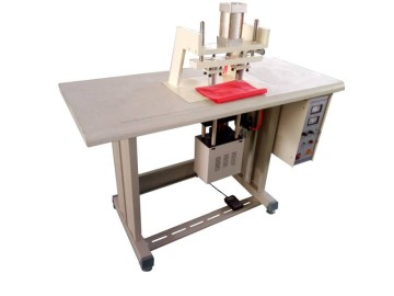 Ultrasonic handle fixing machine