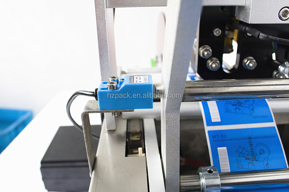 Ex-Factory Price Semi-auto Round Bottle Sticker Labeling Machine With Date code printer