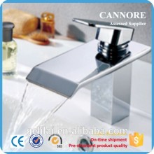 Luxury Single Handle Glass Waterfall Basin Tap
