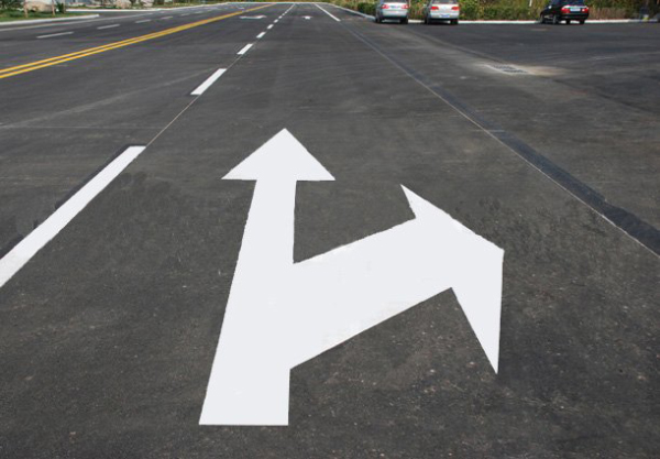 Glass beads for road marking construction effect