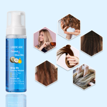 Mousse de Noix de Coco pour Cheveux Doux et Bouclés