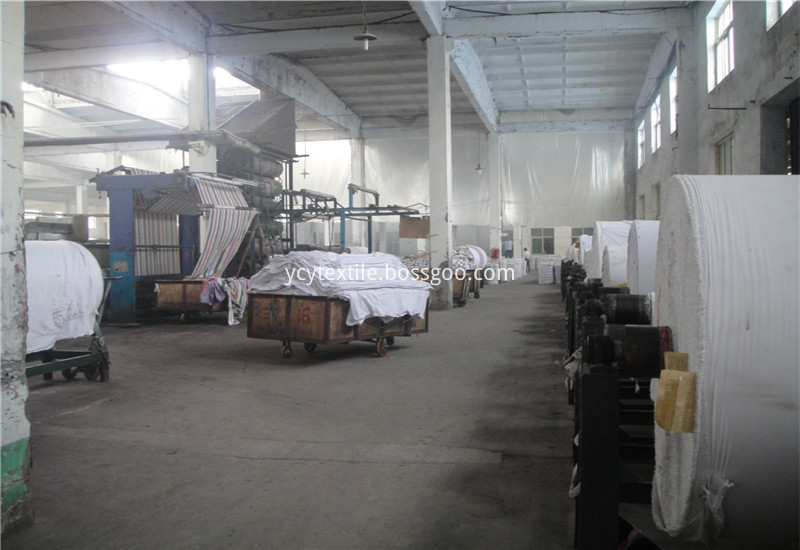 factory produce white fabric