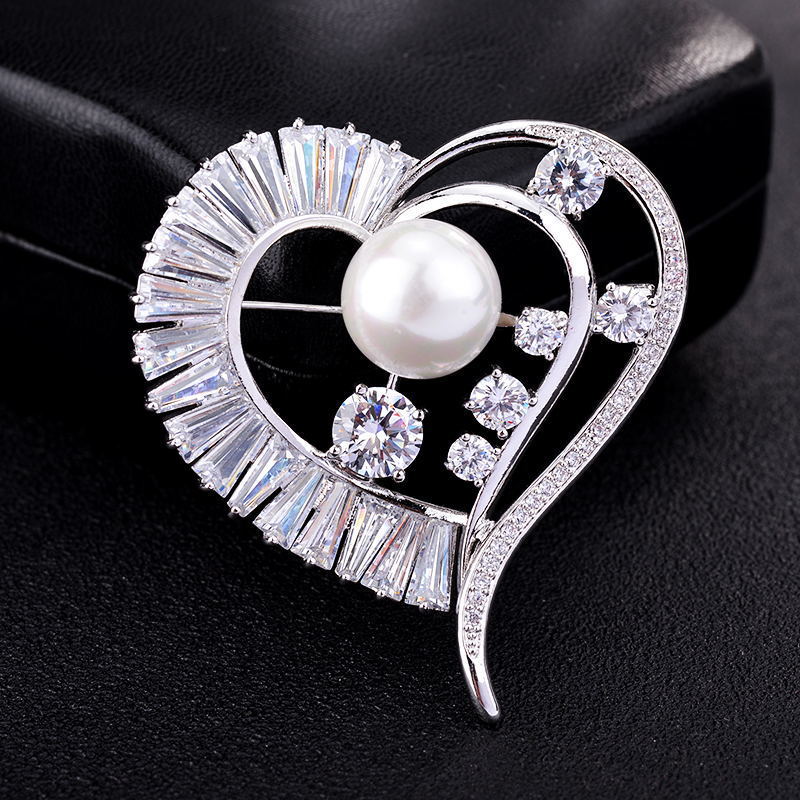 custom zircon crystal rhinestone pins brooches, pearl heart heart shaped crystal brooch women