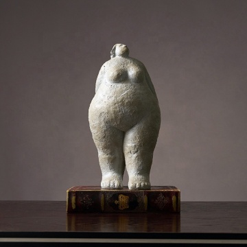 Simple north european design resin woman figure statue
