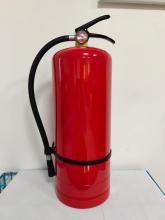 Portable water fire extinguisher