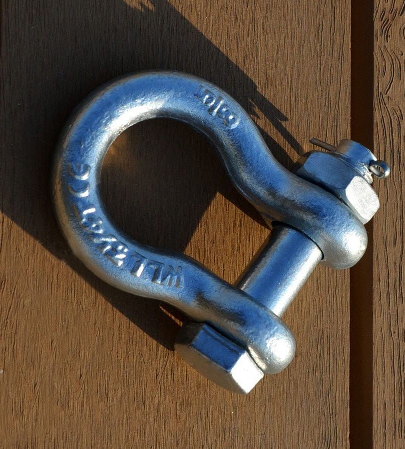 5/8 inch Rigging hardware bow shackle with safety bolt