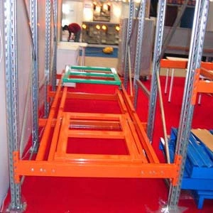 Push Back Pallet Rack for Warehouse Storage