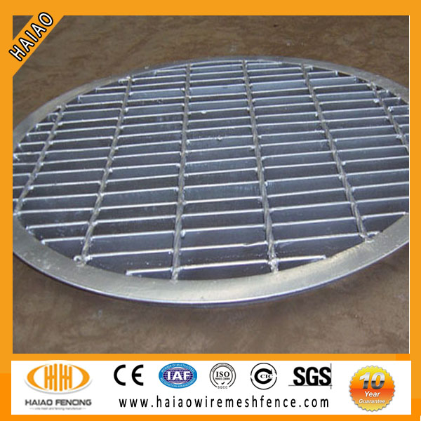 Factory direct sales drainage gutter with round steel grate for drain