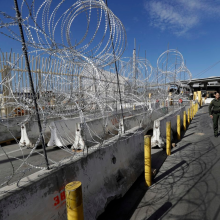 acero inoxidable al por mayor 304 500 mm Razor Barbed Wire evite que la gente de la defensa de la escalada