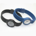 Very light silicone quartz watch