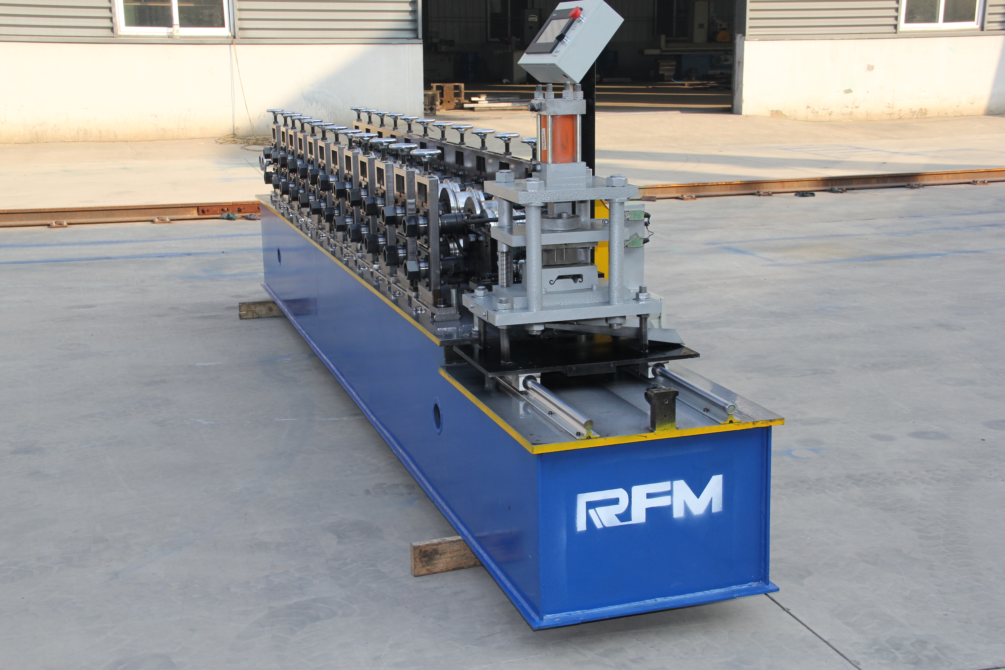 High quality shutter door rolling door slat machine