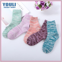 High quality fashion design custom young ladies crew socks