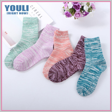 High quality fashion design custom young ladies crew socks