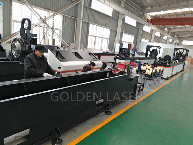 Laser Metal Tube Cutting Machine in Production 3