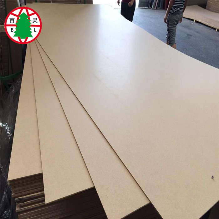 3mm إلى 25mm الخام mdf ميلامين للأثاث