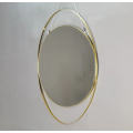 Espelho de quarto com design minimalista