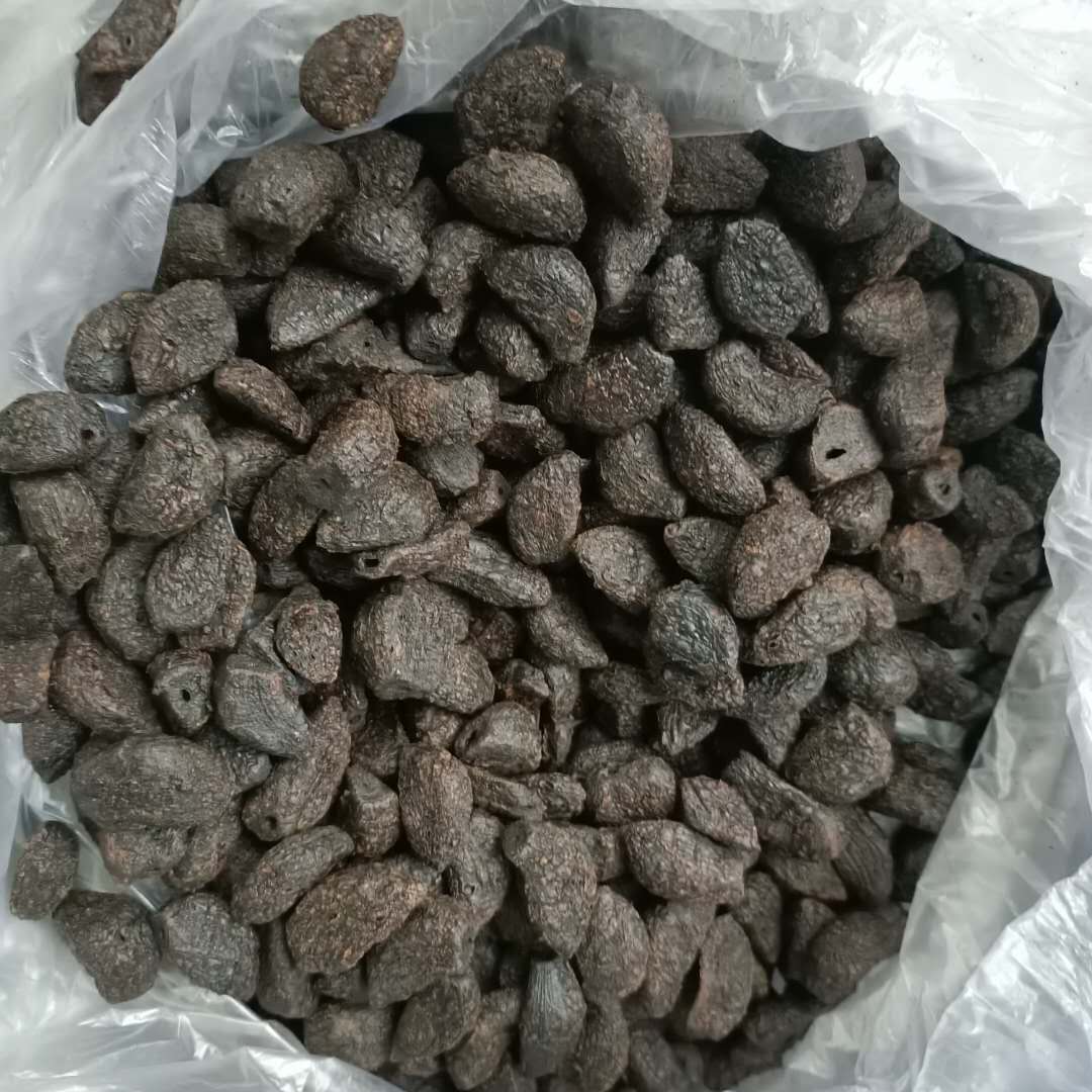 dried black garlic cloves 