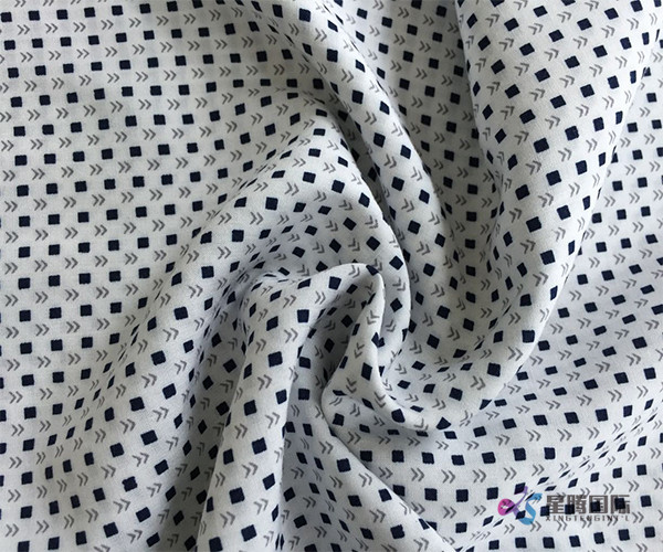 Popular Geometric Print 100% Rayon Fabric For Clothes