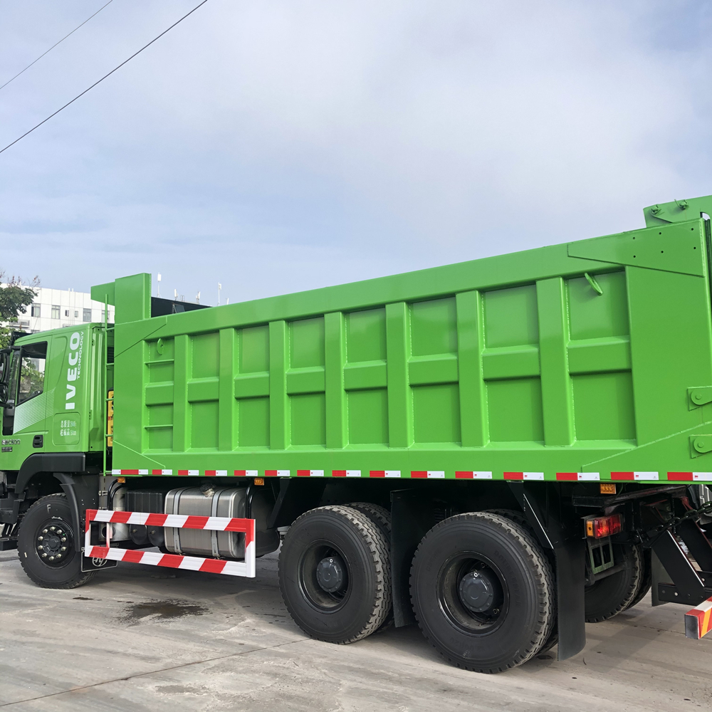 Hongyan IVECO 8x4 Tipper 50 Ton Volume Sand Dump Truck For Sale