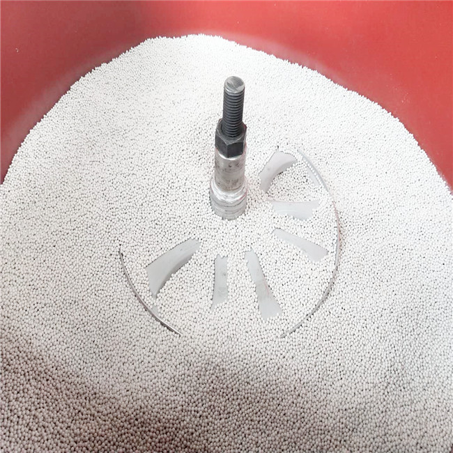 Automatic polishing machine for polished tire