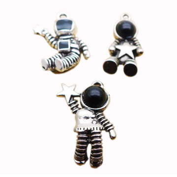 100 pièces astronaute émail charmes 3D astronaute espace homme émail alliage pendentifs pour Bracelet boucles d&#39;oreilles fabrication de bijoux bricolage